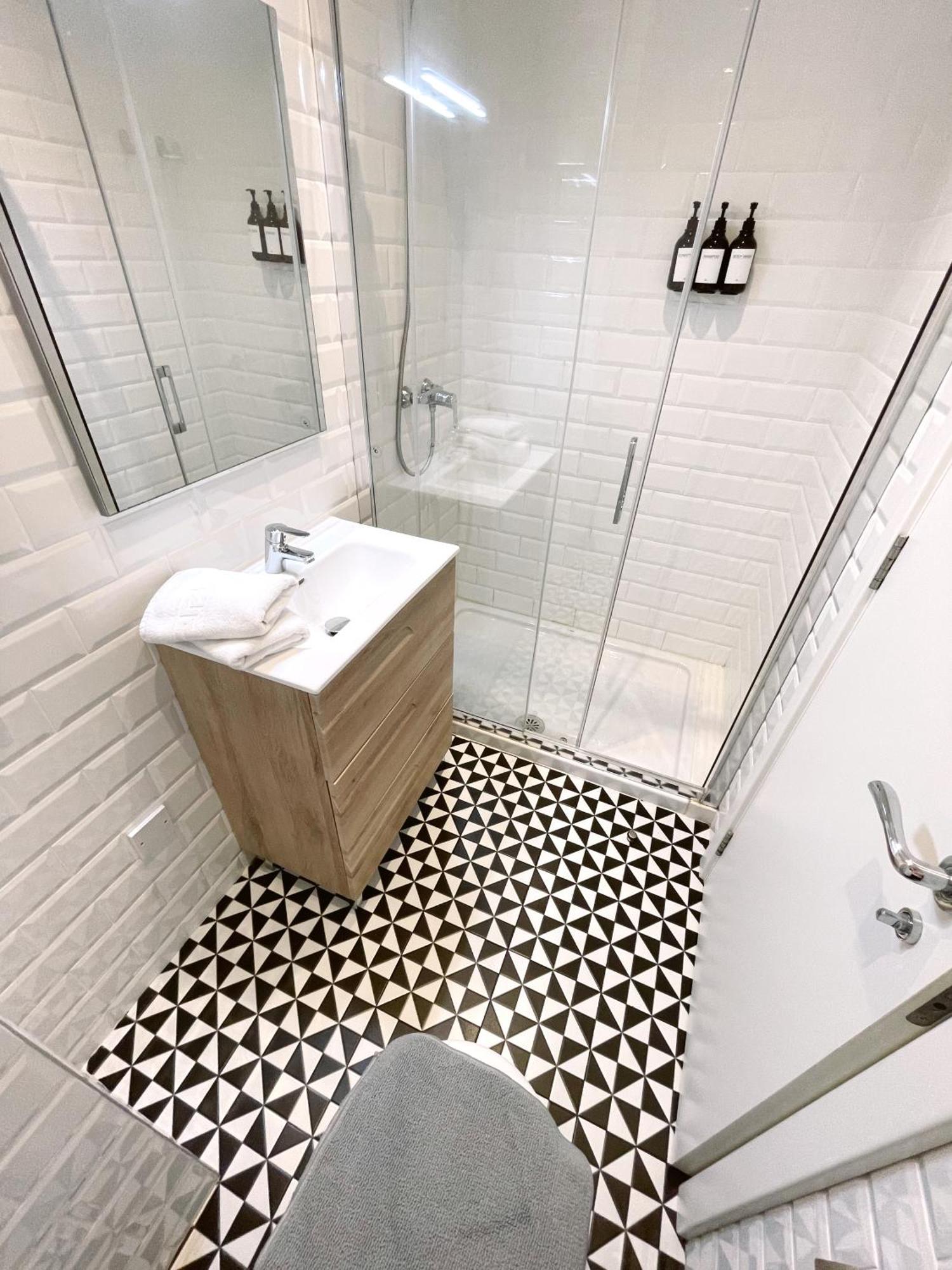 Delightful City Centre Studio Clarendon Apartment - Grand Central House Gibraltar Eksteriør billede
