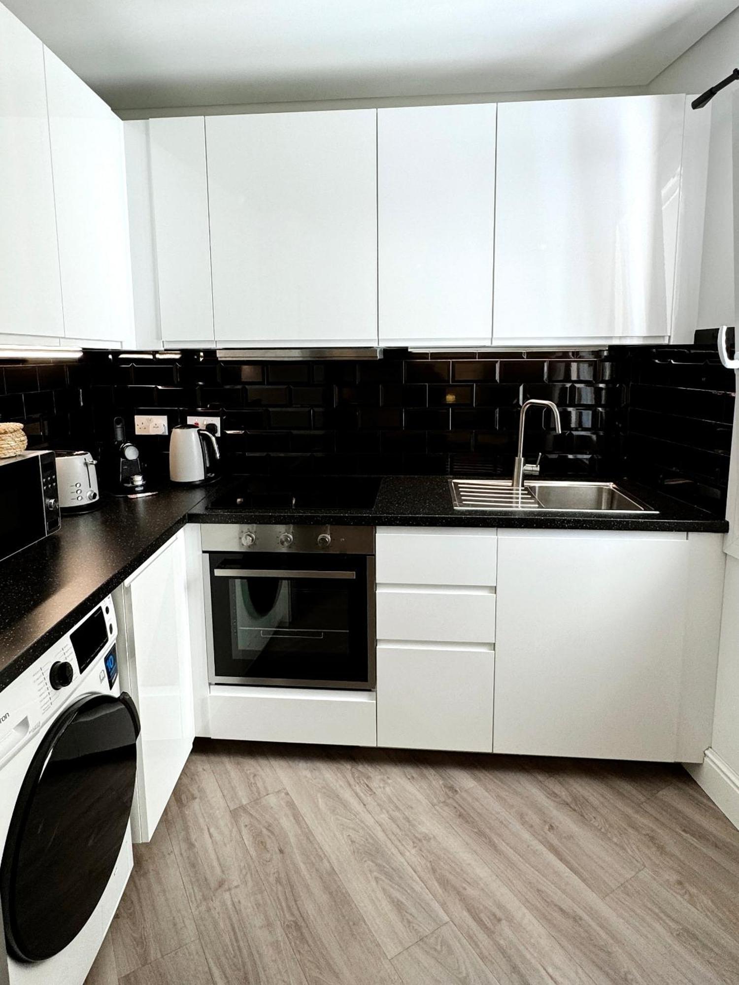 Delightful City Centre Studio Clarendon Apartment - Grand Central House Gibraltar Eksteriør billede