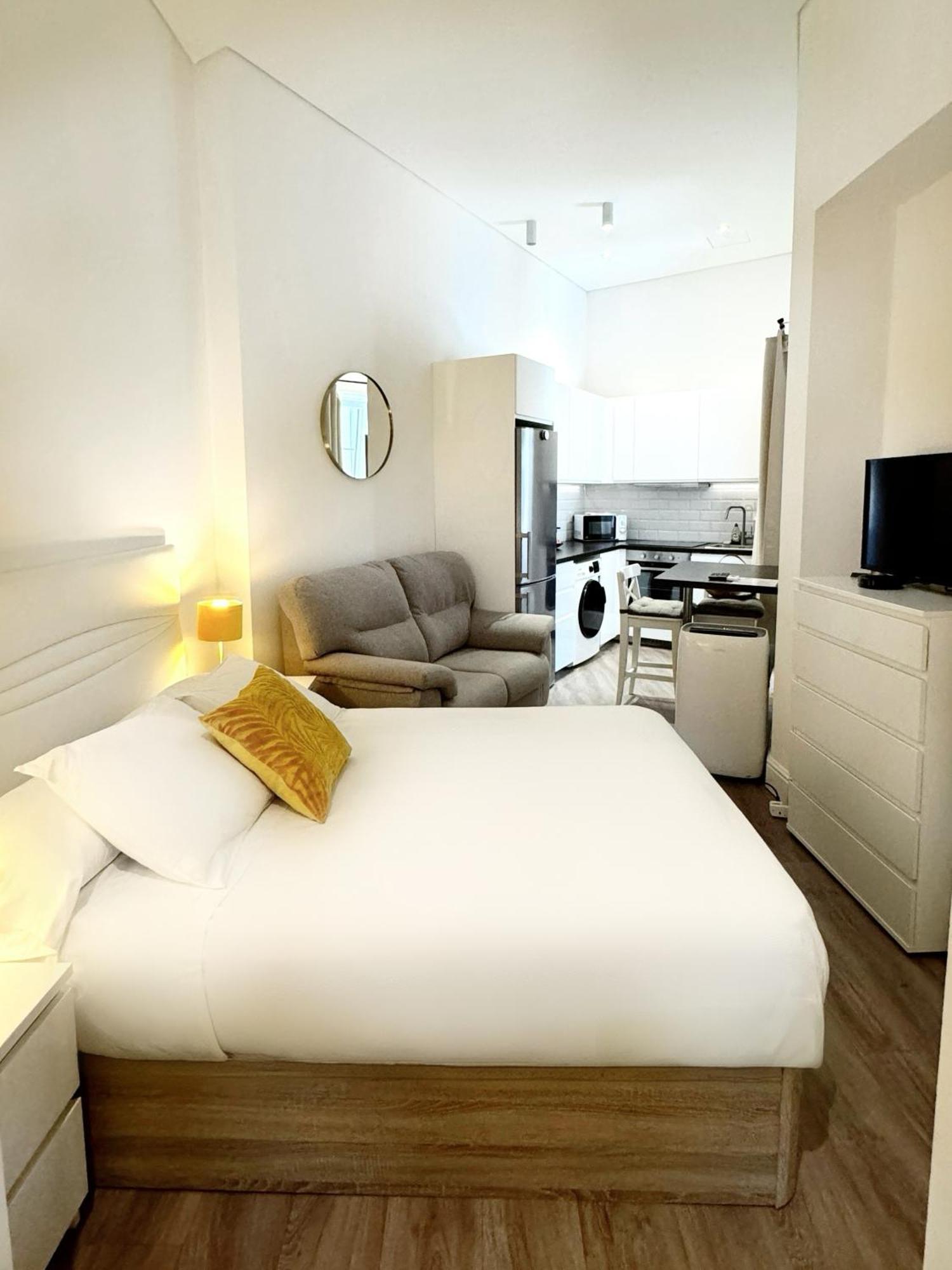 Delightful City Centre Studio Clarendon Apartment - Grand Central House Gibraltar Eksteriør billede