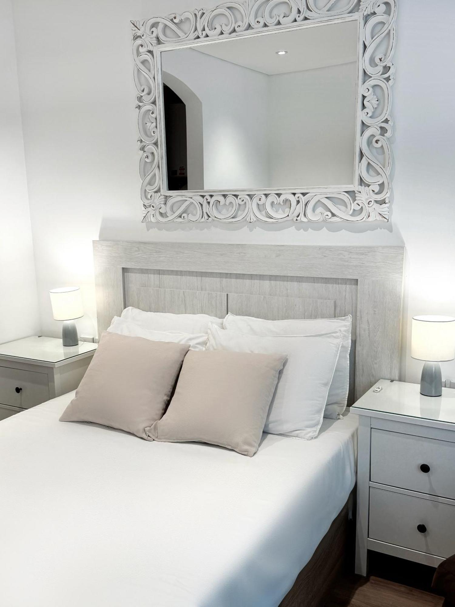 Delightful City Centre Studio Clarendon Apartment - Grand Central House Gibraltar Eksteriør billede
